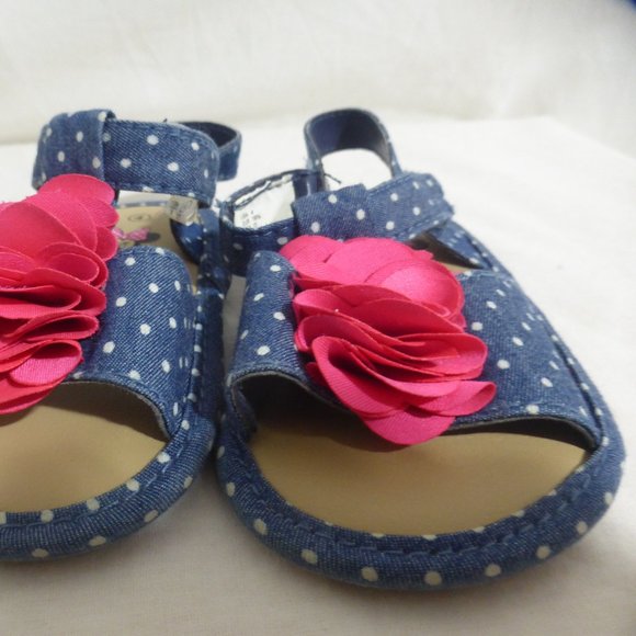 MINNIE MOUSE, size 4, polka dot Velcro fastened sandals GUC - Picture 10 of 10